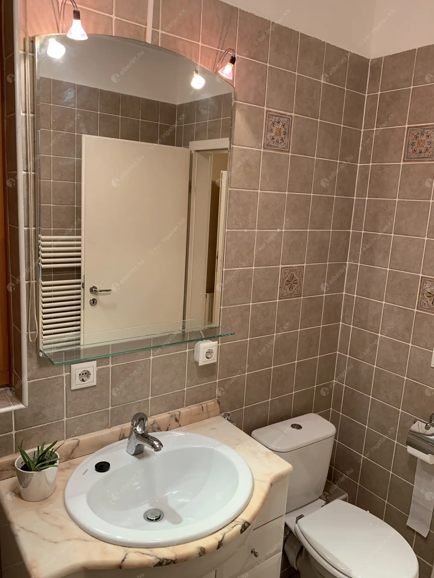 Kiadó albérlet 350000 Ft/hó áron: Budapest, XIII. kerület  Visegrádi utca. Mérete: 68 nm, 2 szobás | Alberlet.hu - 6337509