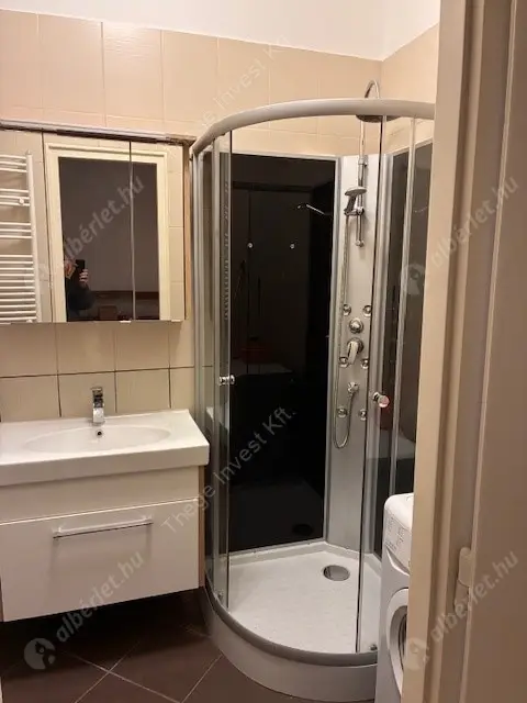 Kiadó albérlet 330000 Ft/hó áron: Budapest, XIII. kerület  Visegrádi utca. Mérete: 74 nm, 1 szobás | Alberlet.hu - 6624342