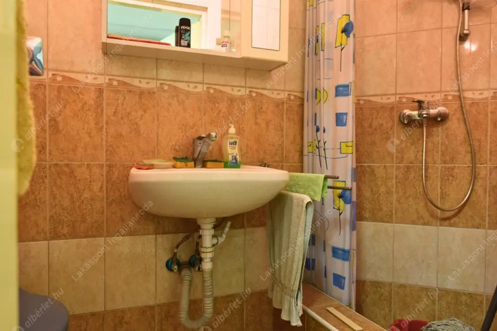 Kiadó albérlet 400000 Ft/hó áron: Budapest, XIII. kerület  Visegrádi utca. Mérete: 75 nm, 3 szobás | Alberlet.hu - 6544168