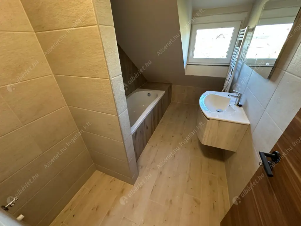 Kiadó albérlet 320000 Ft/hó áron: Budapest, XIV. kerület  Álmos vezér útja. Mérete: 71 nm, 2 szobás | Alberlet.hu - 6577668