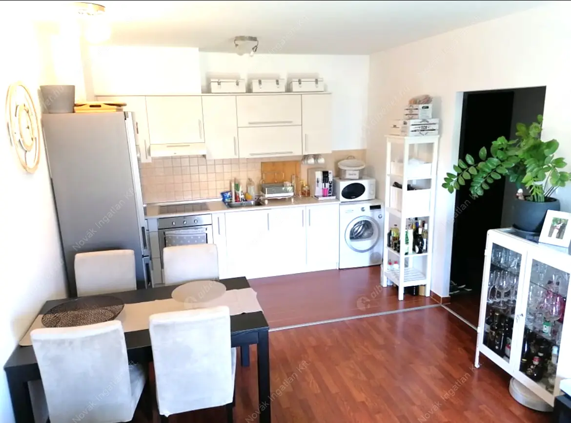 Kiadó albérlet 250000 Ft/hó áron: Budapest, XIV. kerület  Angol utca. Mérete: 47 nm, 2 szobás | Alberlet.hu - 6611266