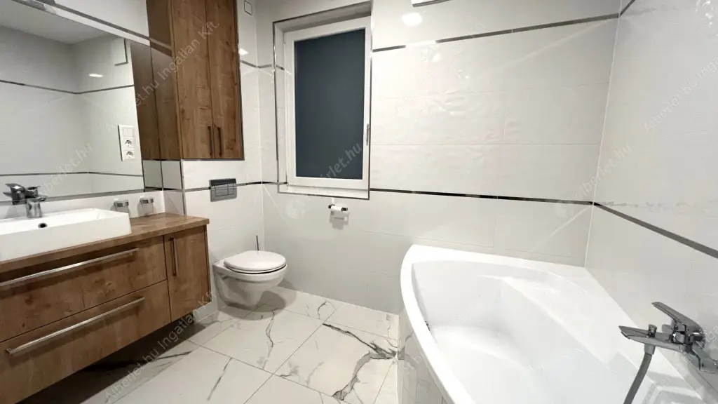 Kiadó albérlet 750000 Ft/hó áron: Budapest, XIV. kerület  Bazsarózsa utca. Mérete: 126 nm, 4 szobás | Alberlet.hu - 6592539