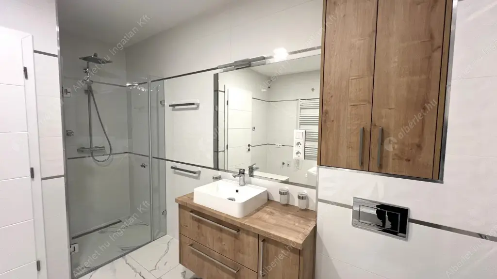 Kiadó albérlet 750000 Ft/hó áron: Budapest, XIV. kerület  Bazsarózsa utca. Mérete: 126 nm, 4 szobás | Alberlet.hu - 6592540