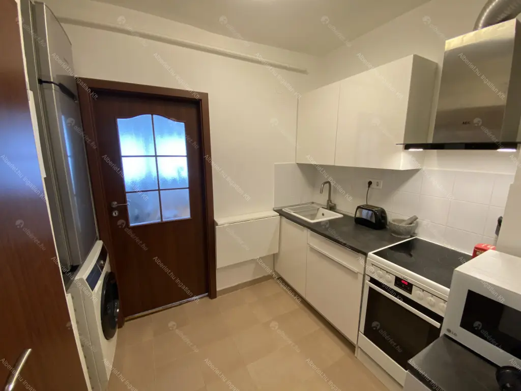 Kiadó albérlet 200000 Ft/hó áron: Budapest, XIV. kerület  Bazsarózsa utca. Mérete: 31 nm, 1 szobás | Alberlet.hu - 6640122