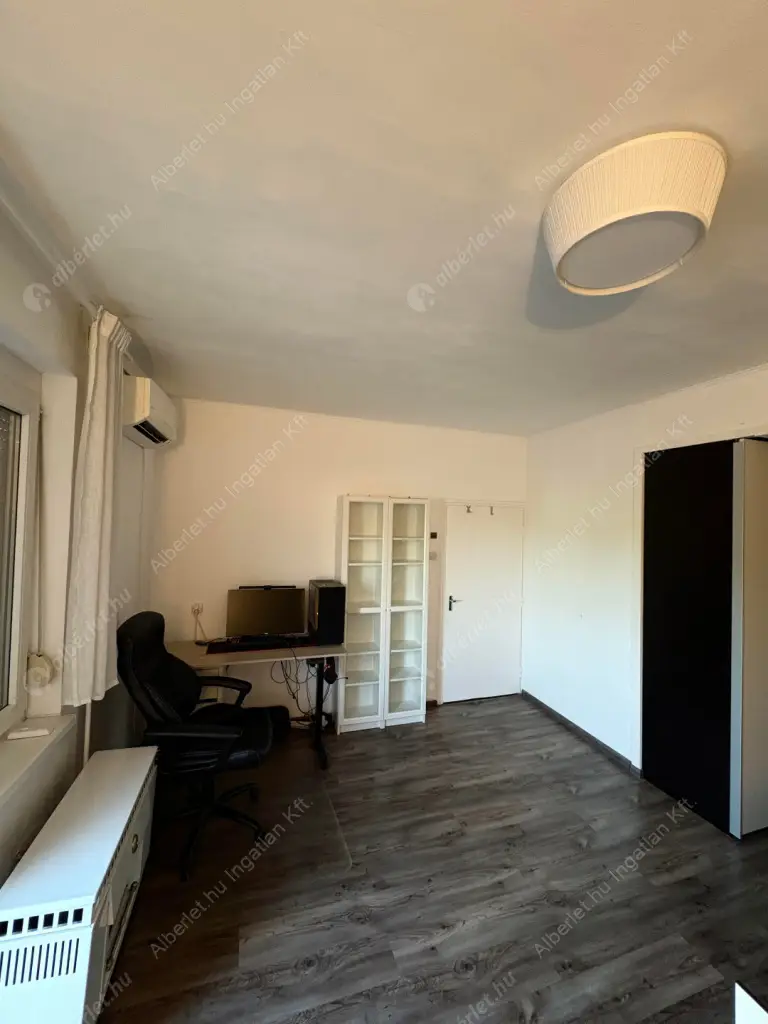 Kiadó albérlet 240000 Ft/hó áron: Budapest, XIV. kerület  Bosnyák tér. Mérete: 40 nm, 1 szobás | Alberlet.hu - 6623136