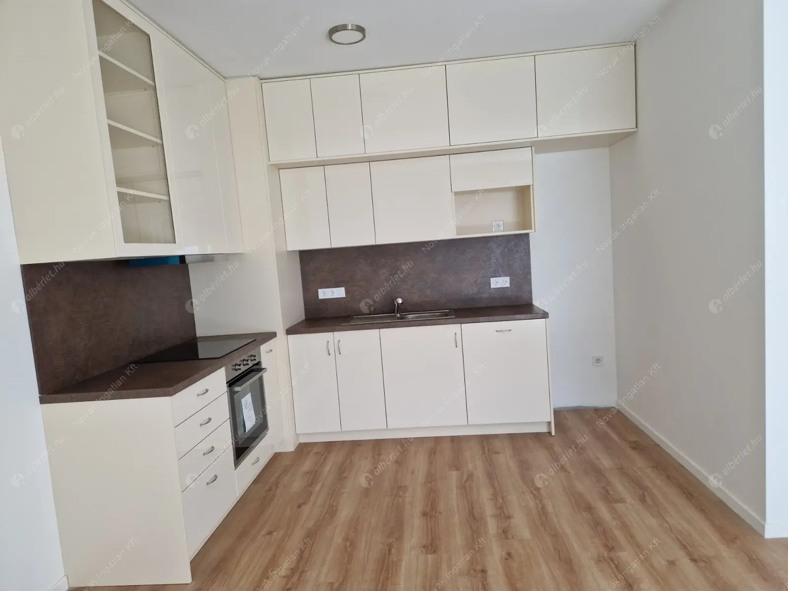 Kiadó albérlet 340000 Ft/hó áron: Budapest, XIV. kerület  Bosnyák tér. Mérete: 47 nm, 2 szobás | Alberlet.hu - 6541580