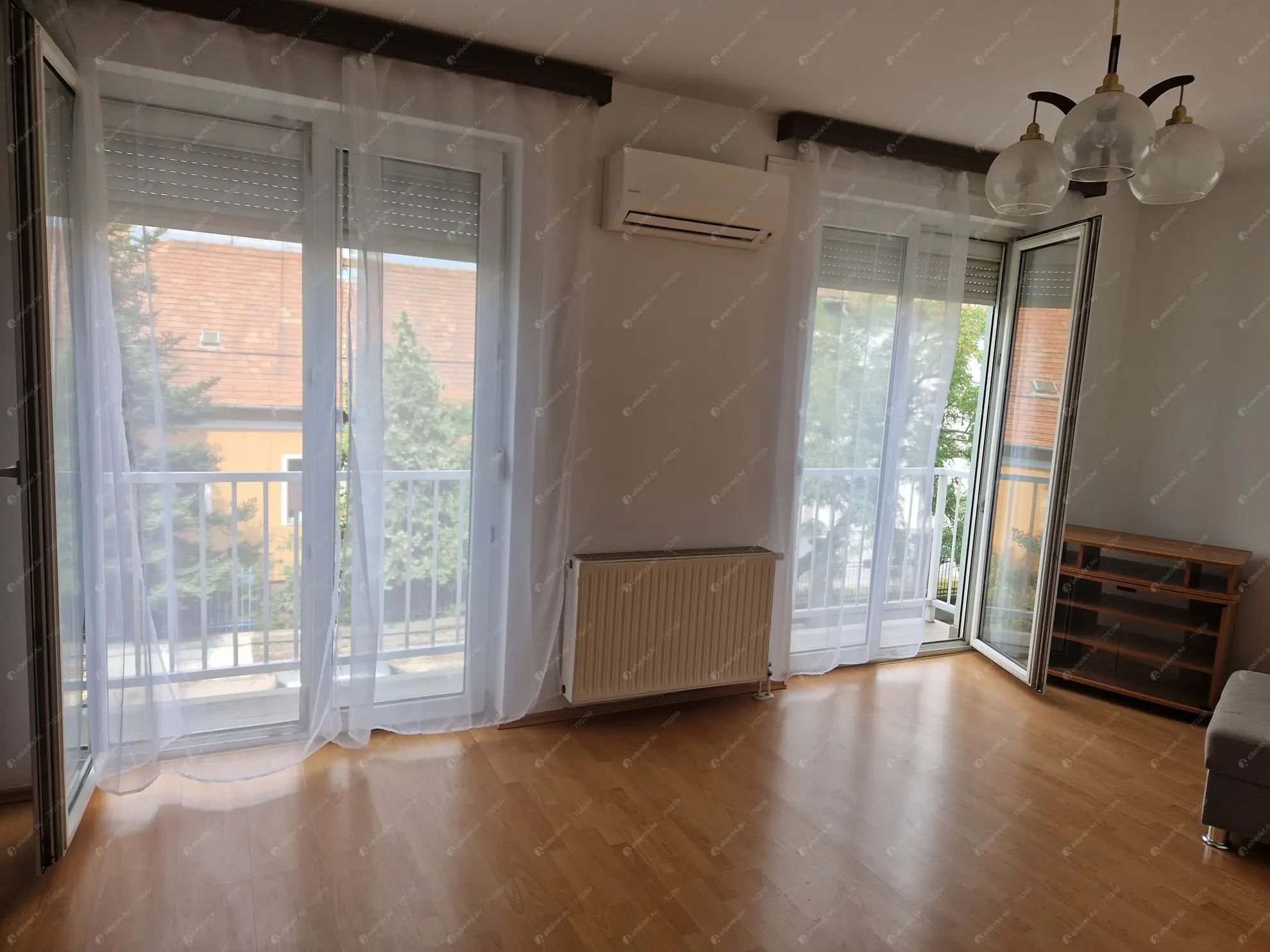 Kiadó albérlet 295000 Ft/hó áron: Budapest, XIV. kerület  Bosnyák tér. Mérete: 65 nm, 3 szobás | Alberlet.hu - 6569658