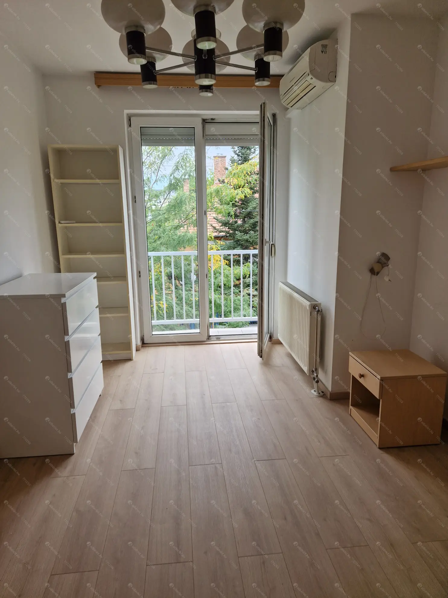 Kiadó albérlet 295000 Ft/hó áron: Budapest, XIV. kerület  Bosnyák tér. Mérete: 65 nm, 3 szobás | Alberlet.hu - 6569661