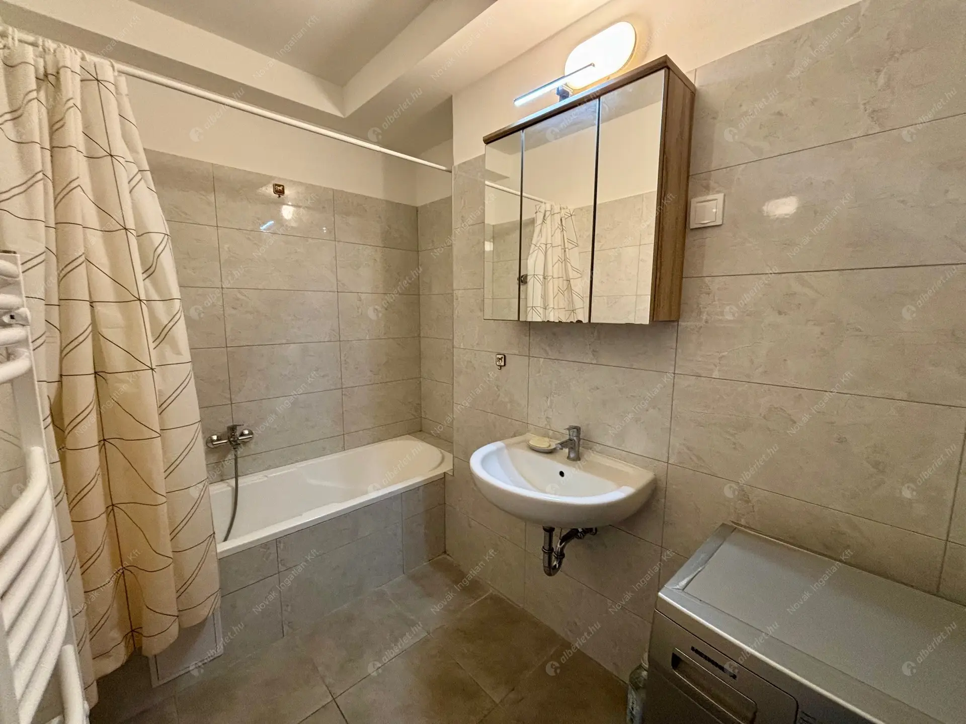 Kiadó albérlet 480000 Ft/hó áron: Budapest, XIV. kerület  Bosnyák utca. Mérete: 112 nm, 4 szobás | Alberlet.hu - 6352711