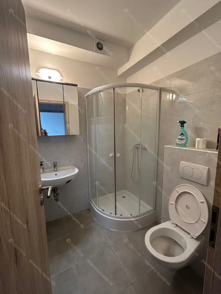 Kiadó albérlet 450000 Ft/hó áron: Budapest, XIV. kerület  Bosnyák utca. Mérete: 112 nm, 4 szobás | Alberlet.hu - 6694220