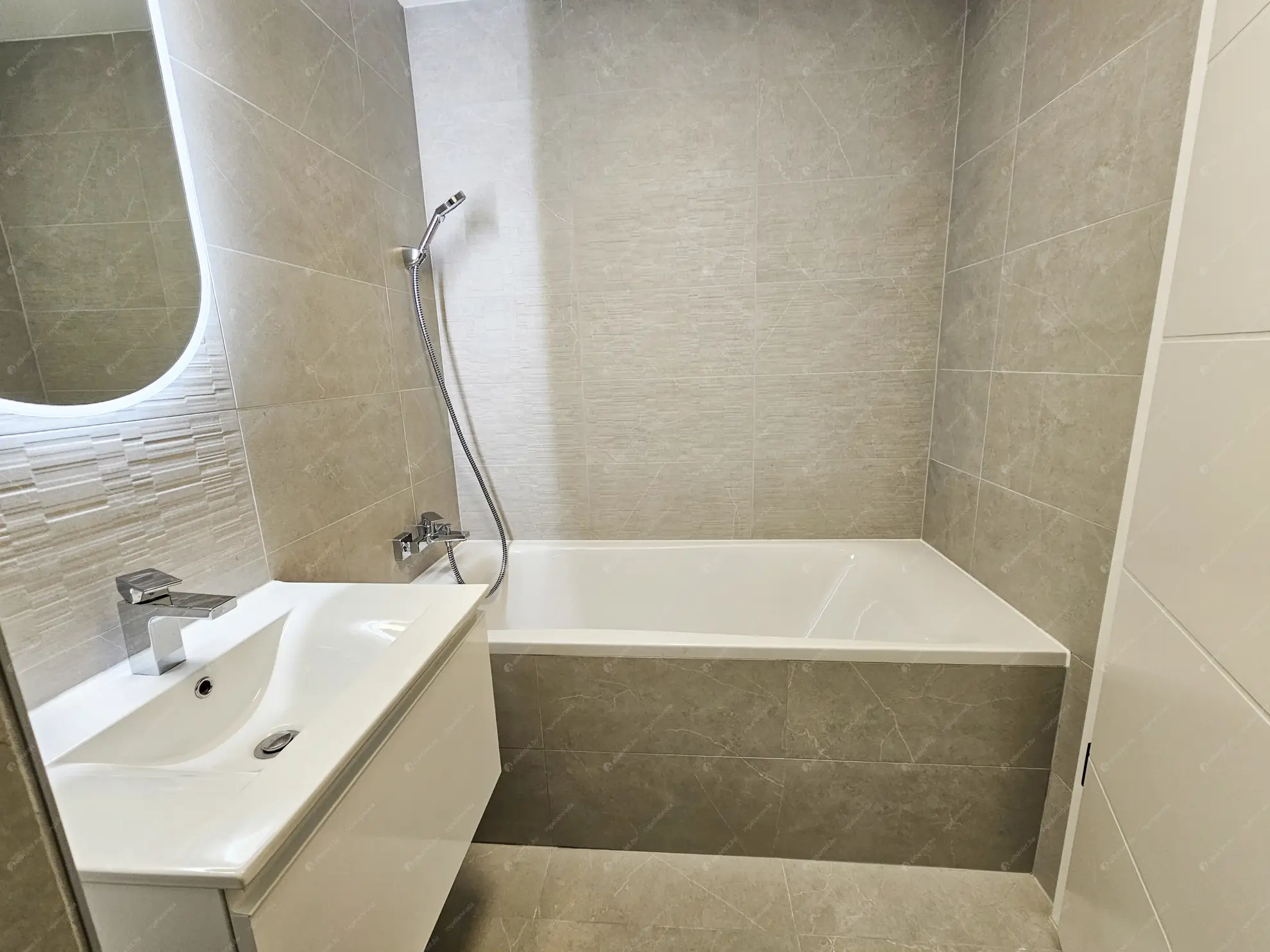 Kiadó albérlet 450000 Ft/hó áron: Budapest, XIV. kerület  Bosnyák utca. Mérete: 123 nm, 3 szobás | Alberlet.hu - 6617978