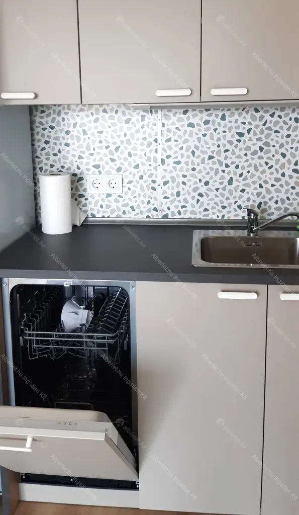 Kiadó albérlet 280000 Ft/hó áron: Budapest, XIV. kerület  Bosnyák utca. Mérete: 47 nm, 2 szobás | Alberlet.hu - 6647522