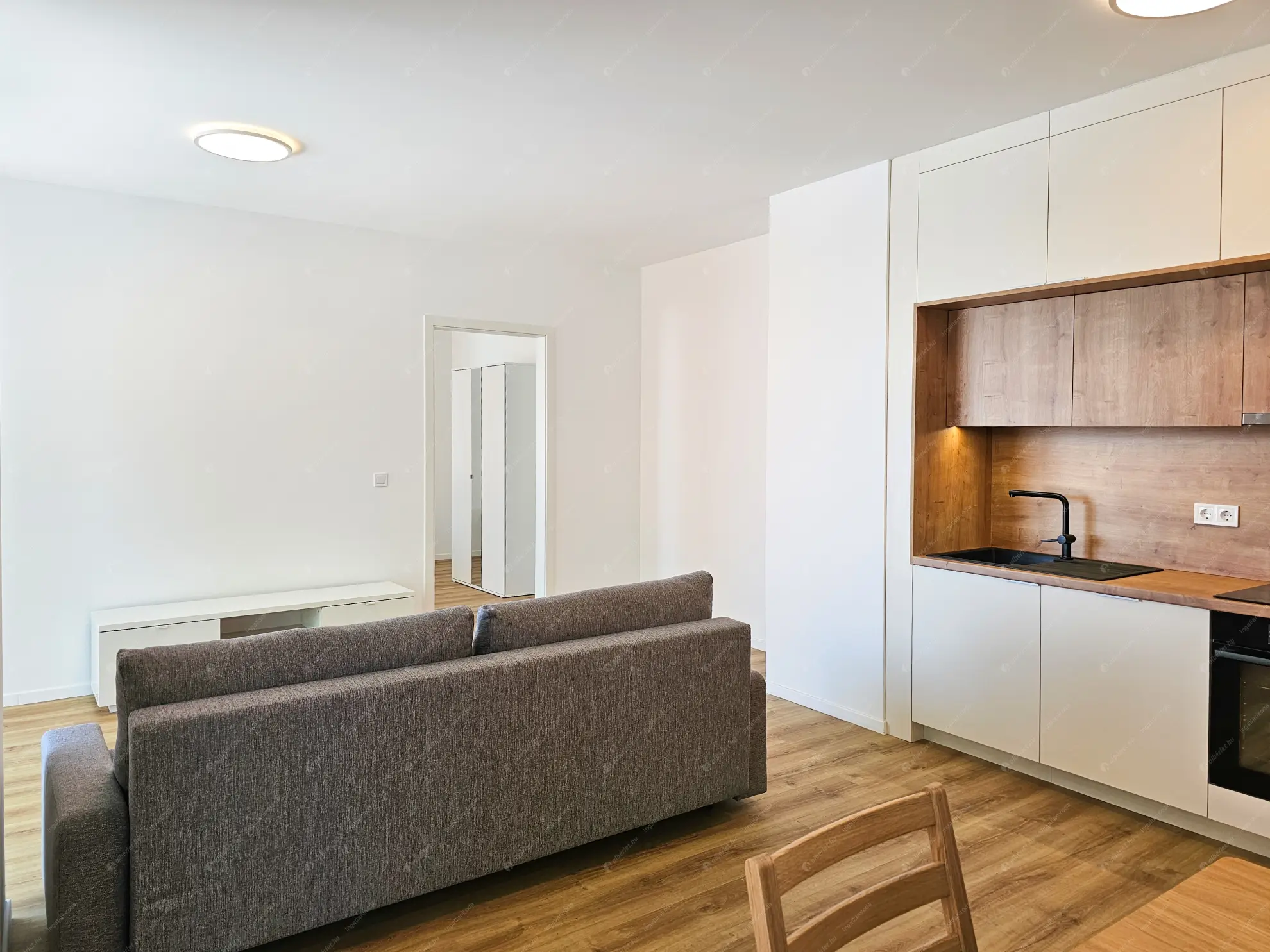 Kiadó albérlet 450000 Ft/hó áron: Budapest, XIV. kerület  Bosnyák utca. Mérete: 65 nm, 3 szobás | Alberlet.hu - 6617708