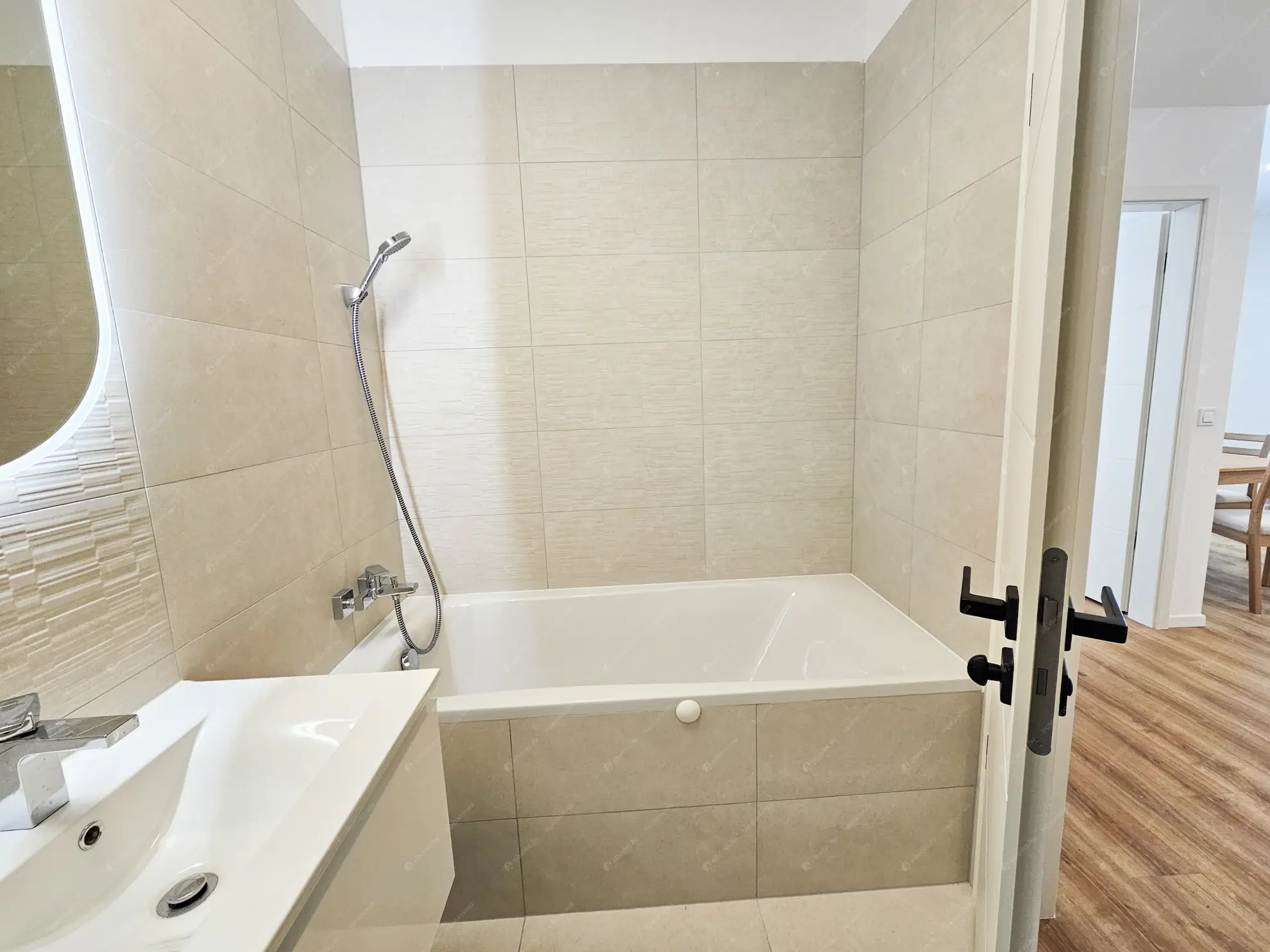 Kiadó albérlet 450000 Ft/hó áron: Budapest, XIV. kerület  Bosnyák utca. Mérete: 65 nm, 3 szobás | Alberlet.hu - 6617718