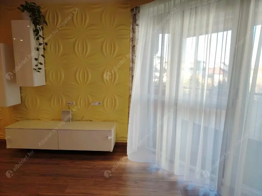 Kiadó albérlet 400000 Ft/hó áron: Budapest, XIV. kerület  Cházár András utca. Mérete: 71 nm, 3 szobás | Alberlet.hu - 6575627