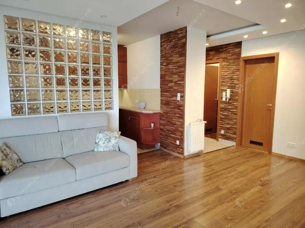 Kiadó albérlet 385000 Ft/hó áron: Budapest, XIV. kerület  Cházár András utca. Mérete: 71 nm, 3 szobás | Alberlet.hu - 6582087