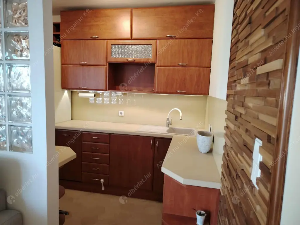 Kiadó albérlet 385000 Ft/hó áron: Budapest, XIV. kerület  Cházár András utca. Mérete: 71 nm, 3 szobás | Alberlet.hu - 6602780