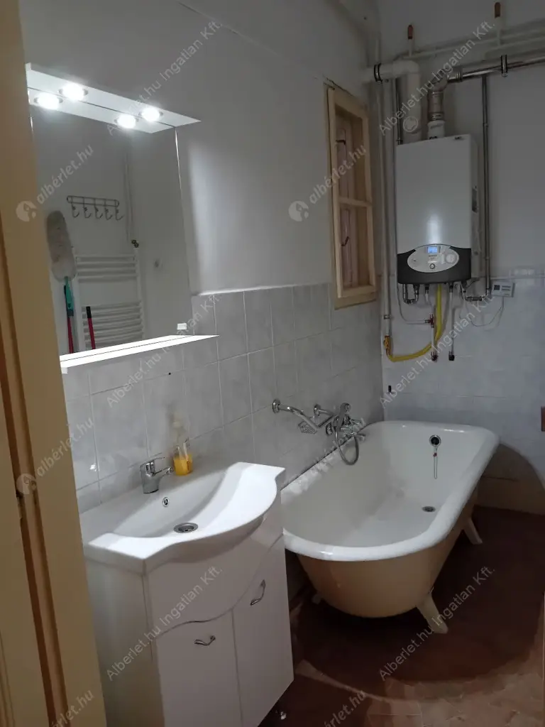 Kiadó albérlet 200000 Ft/hó áron: Budapest, XIV. kerület  Columbus utca. Mérete: 87 nm, 2 szobás | Alberlet.hu - 6589613