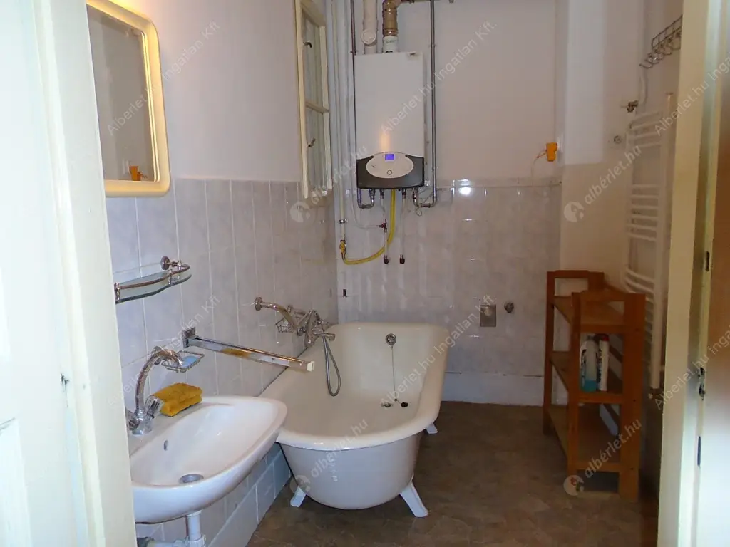 Kiadó albérlet 200000 Ft/hó áron: Budapest, XIV. kerület  Columbus utca. Mérete: 87 nm, 2 szobás | Alberlet.hu - 6589620