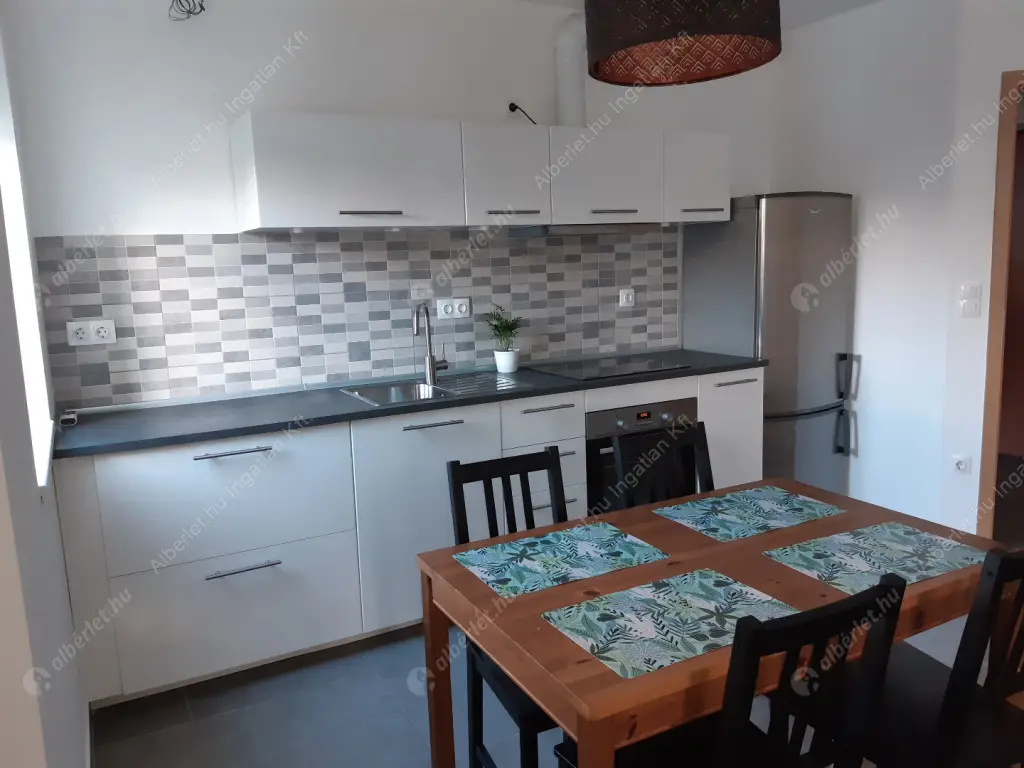 Kiadó albérlet 280000 Ft/hó áron: Budapest, XIV. kerület  Dorozsmai utca. Mérete: 50 nm, 2 szobás | Alberlet.hu - 6618799