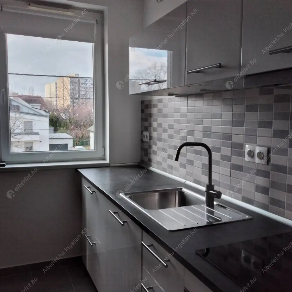 Kiadó albérlet 280000 Ft/hó áron: Budapest, XIV. kerület  Dorozsmai utca. Mérete: 50 nm, 2 szobás | Alberlet.hu - 6618801