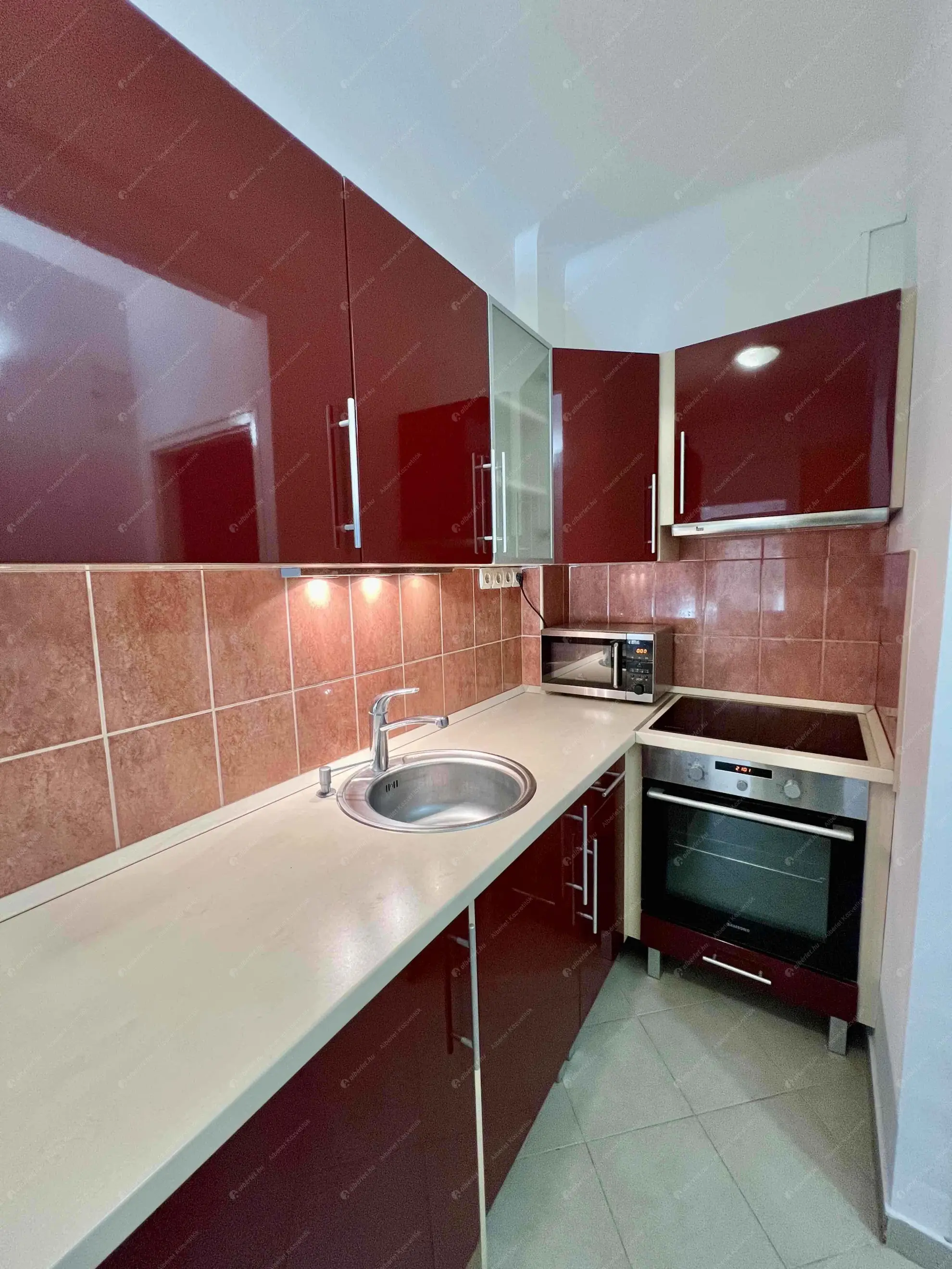 Kiadó albérlet 190000 Ft/hó áron: Budapest, XIV. kerület  Erzsébet királyné útja. Mérete: 39 nm, 1 szobás | Alberlet.hu - 6547245