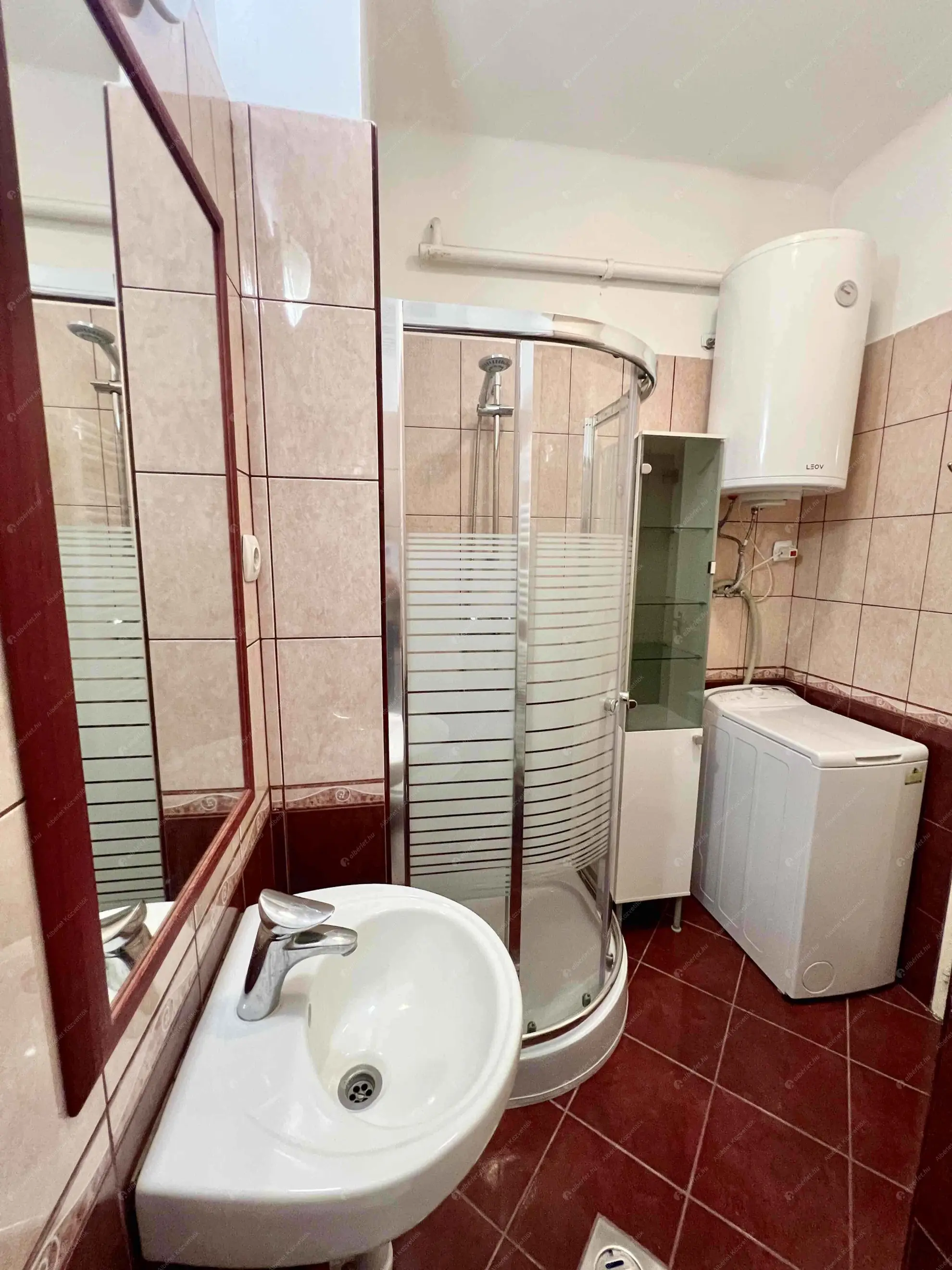 Kiadó albérlet 190000 Ft/hó áron: Budapest, XIV. kerület  Erzsébet királyné útja. Mérete: 39 nm, 1 szobás | Alberlet.hu - 6547249