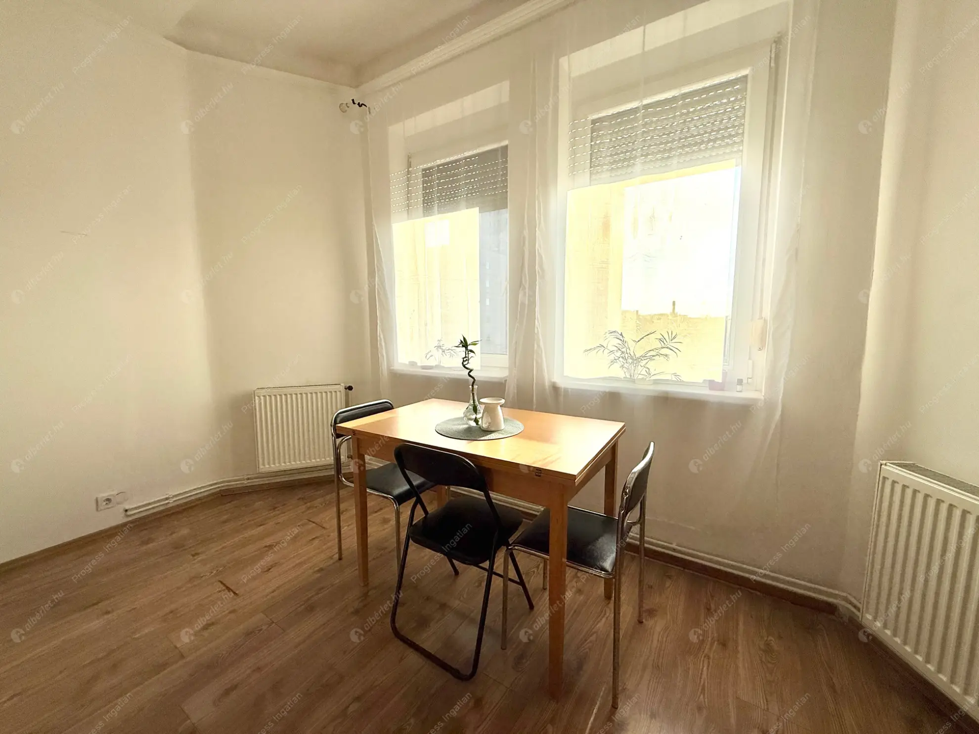 Kiadó albérlet 210000 Ft/hó áron: Budapest, XIV. kerület  Erzsébet királyné útja. Mérete: 39 nm, 1 szobás | Alberlet.hu - 6574878