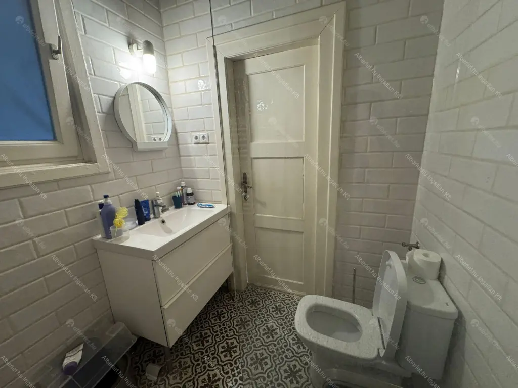 Kiadó albérlet 300000 Ft/hó áron: Budapest, XIV. kerület  Erzsébet királyné útja. Mérete: 43 nm, 2 szobás | Alberlet.hu - 6670282