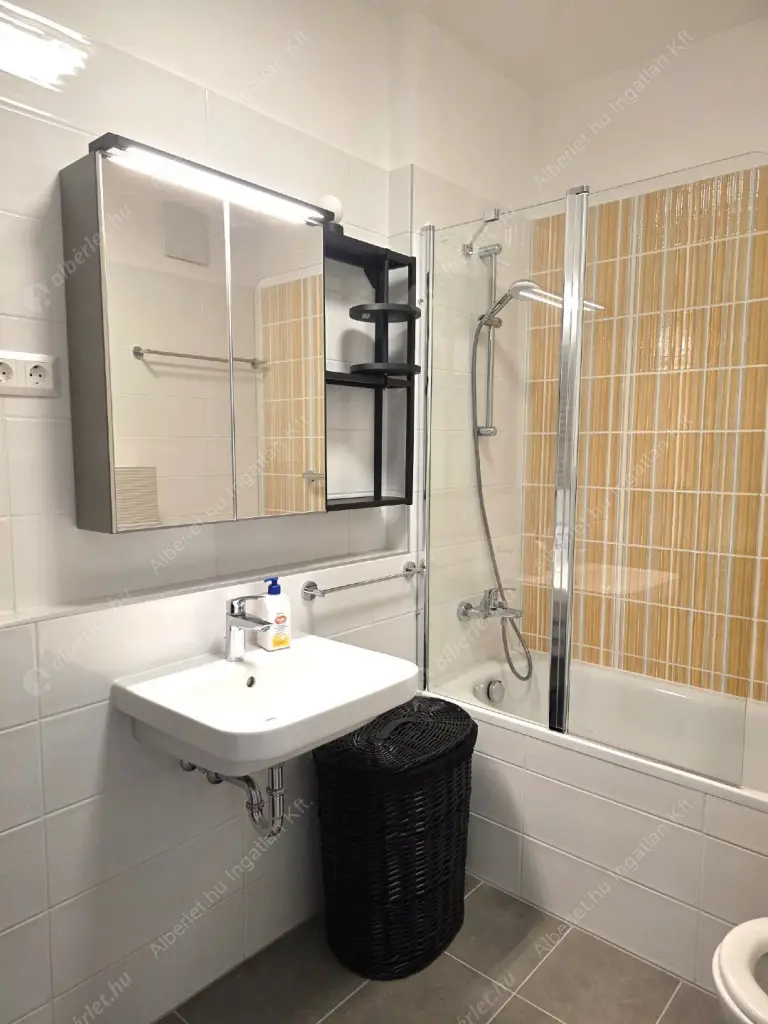 Kiadó albérlet 350000 Ft/hó áron: Budapest, XIV. kerület  Fischer István utca. Mérete: 42 nm, 1 szobás | Alberlet.hu - 6524758