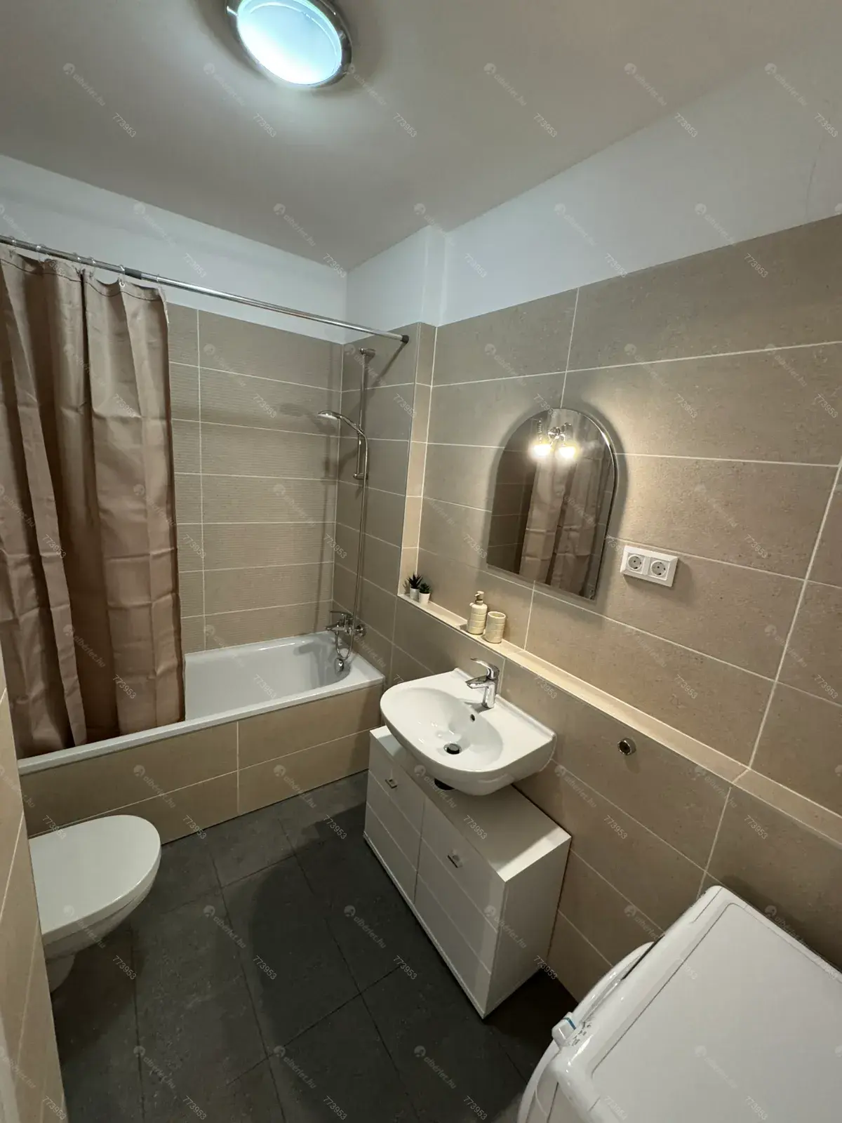 Kiadó albérlet 260000 Ft/hó áron: Budapest, XIV. kerület  Fischer István utca. Mérete: 43 nm, 2 szobás | Alberlet.hu - 6640244