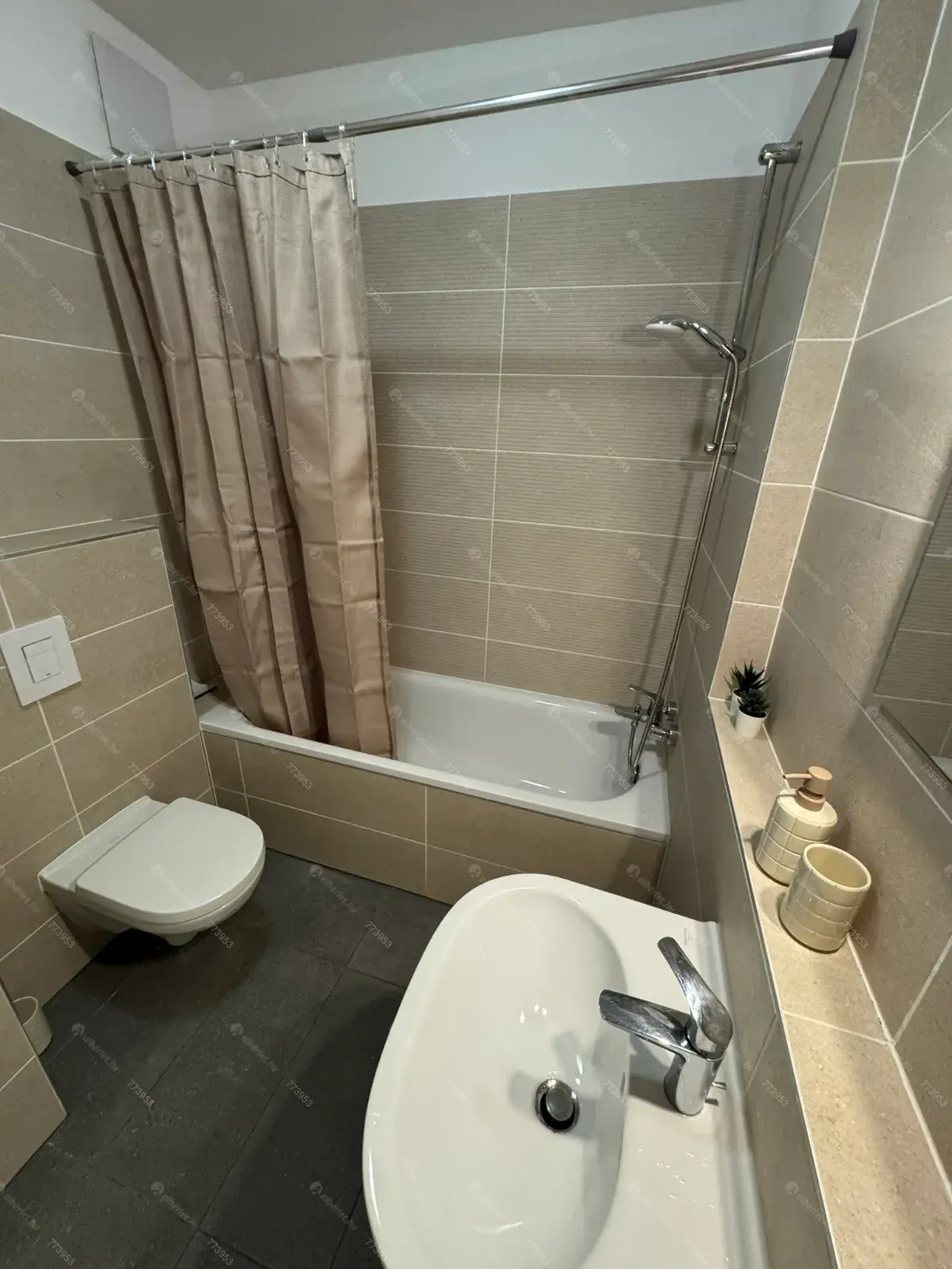 Kiadó albérlet 260000 Ft/hó áron: Budapest, XIV. kerület  Fischer István utca. Mérete: 43 nm, 2 szobás | Alberlet.hu - 6640245