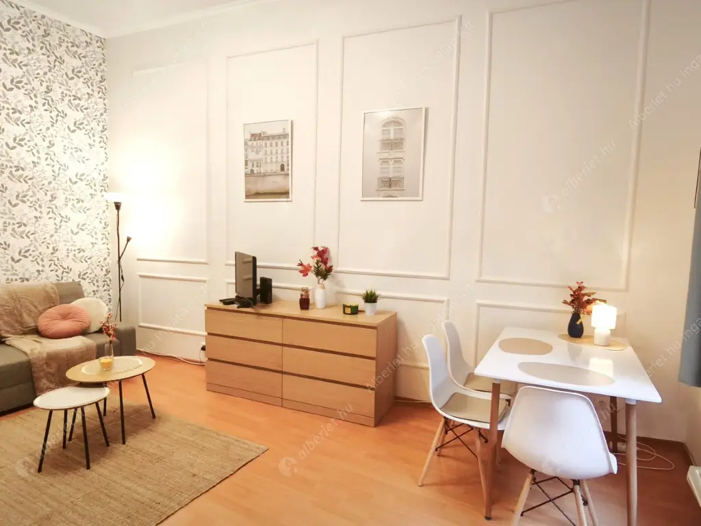 Kiadó albérlet 175000 Ft/hó áron: Budapest, XIV. kerület  Gizella út. Mérete: 34 nm, 1 szobás | Alberlet.hu - 6589488