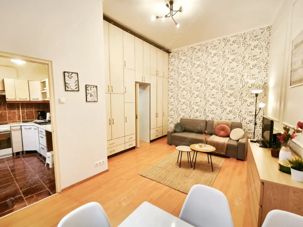 Kiadó albérlet 175000 Ft/hó áron: Budapest, XIV. kerület  Gizella út. Mérete: 34 nm, 1 szobás | Alberlet.hu - 6589490