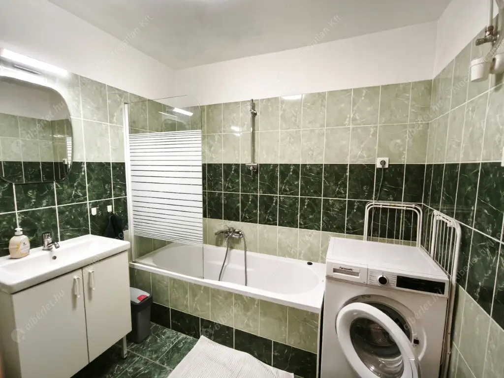 Kiadó albérlet 175000 Ft/hó áron: Budapest, XIV. kerület  Gizella út. Mérete: 34 nm, 1 szobás | Alberlet.hu - 6589500