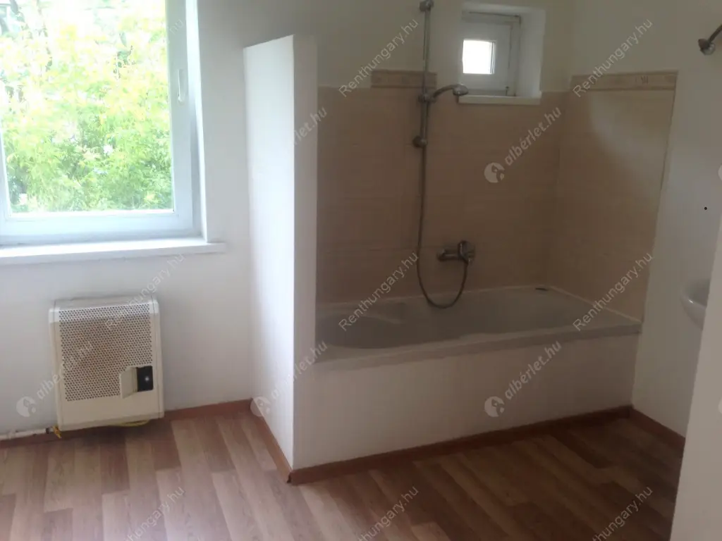 Kiadó albérlet 180000 Ft/hó áron: Budapest, XIV. kerület  Gyarmat utca. Mérete: 36 nm, 1 szobás | Alberlet.hu - 6481966