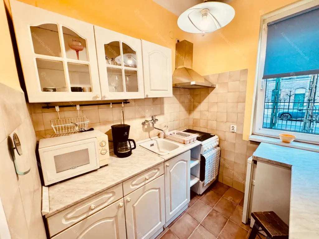 Kiadó albérlet 260000 Ft/hó áron: Budapest, XIV. kerület  Hermina út. Mérete: 49 nm, 2 szobás | Alberlet.hu - 6648179