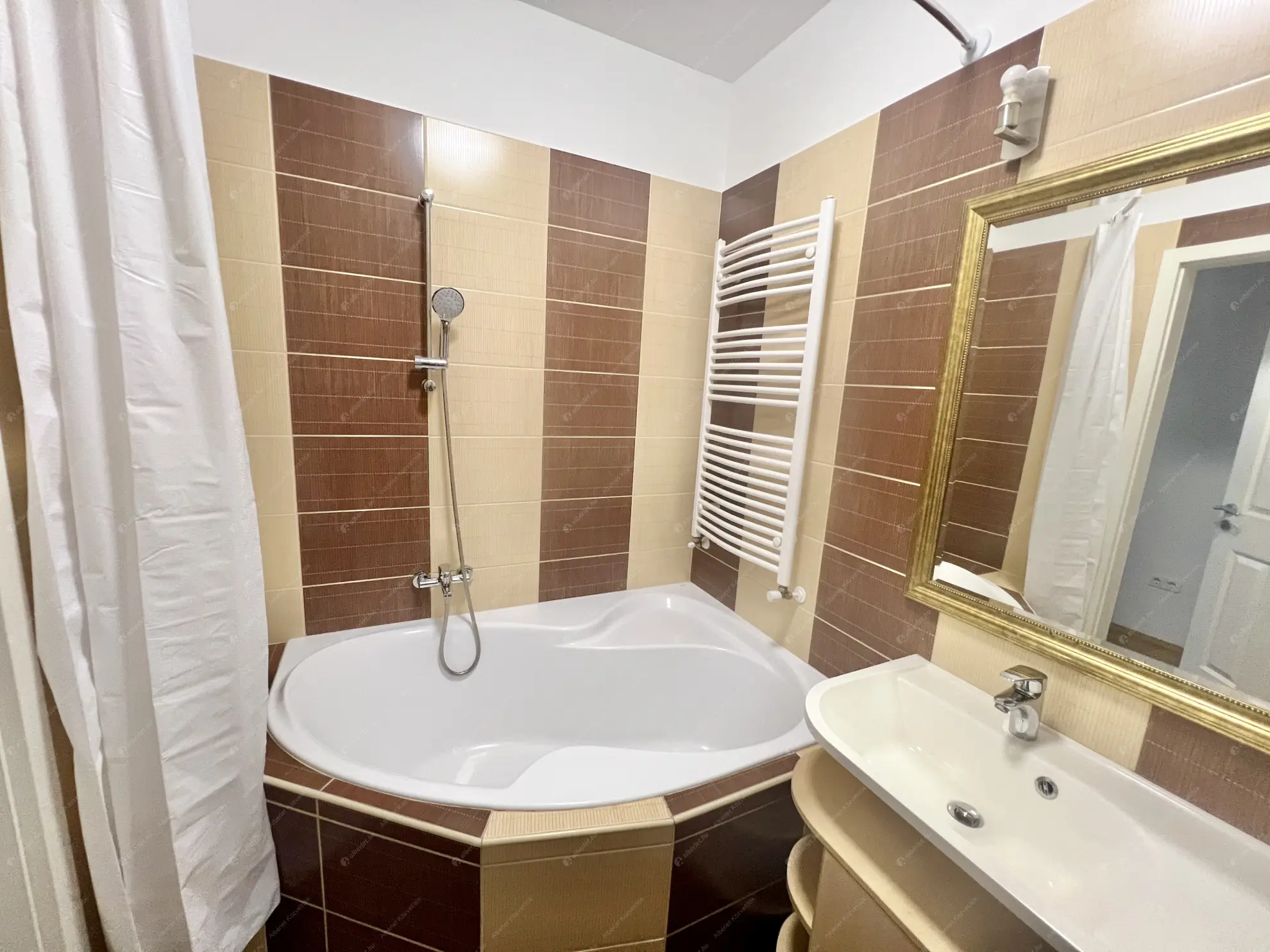 Kiadó albérlet 265000 Ft/hó áron: Budapest, XIV. kerület  Hermina út. Mérete: 57 nm, 2 szobás | Alberlet.hu - 6605080