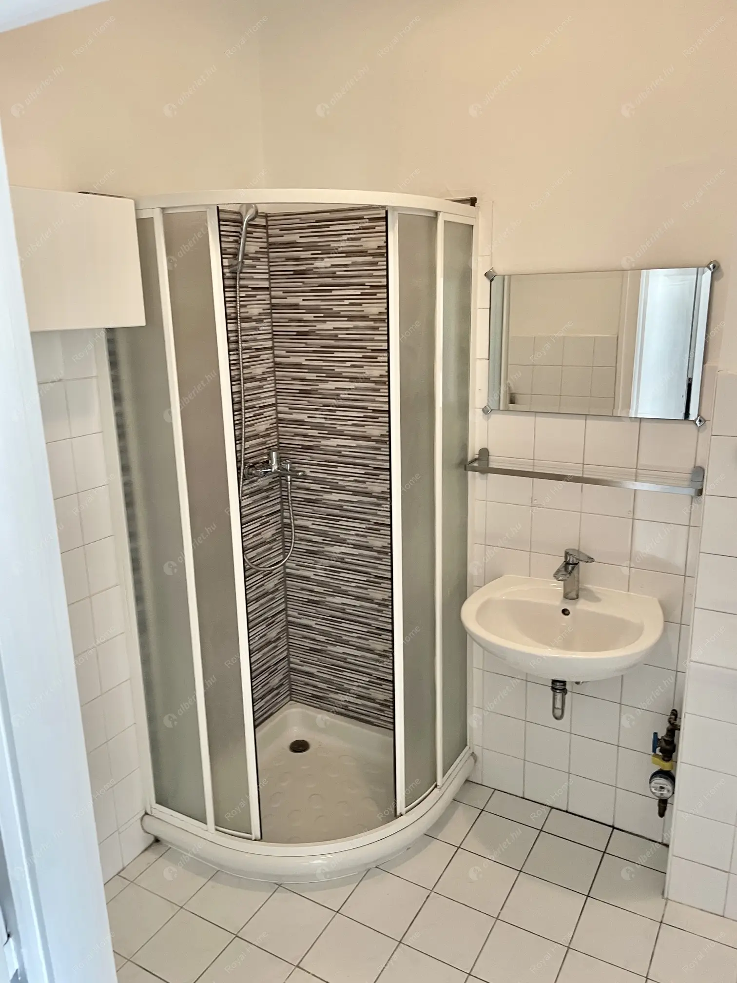 Kiadó albérlet 179000 Ft/hó áron: Budapest, XIV. kerület  Hungária krt . Mérete: 33 nm, 1 szobás | Alberlet.hu - 6596332