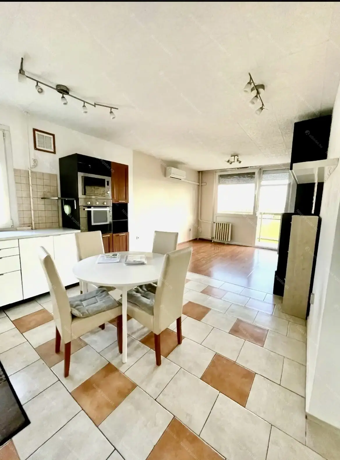 Kiadó albérlet 260000 Ft/hó áron: Budapest, XIV. kerület  Jerney utca. Mérete: 57 nm, 1 szobás | Alberlet.hu - 6670536