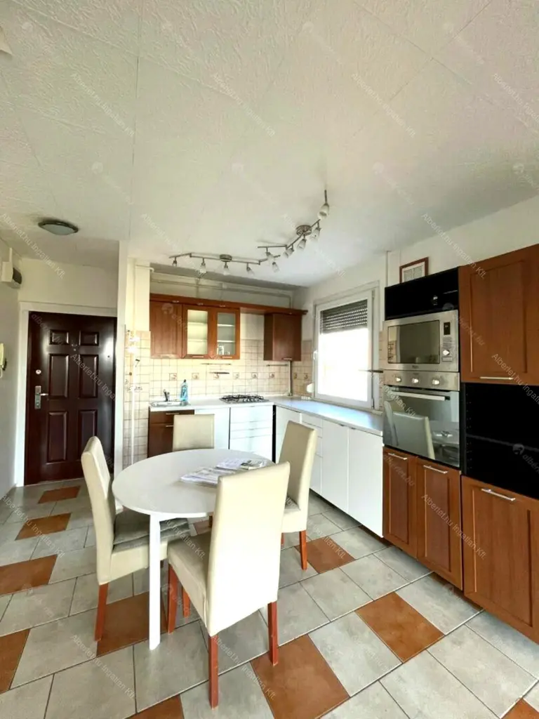 Kiadó albérlet 260000 Ft/hó áron: Budapest, XIV. kerület  Jerney utca. Mérete: 57 nm, 1 szobás | Alberlet.hu - 6672943