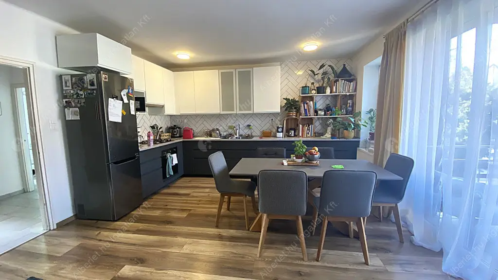 Kiadó albérlet 690000 Ft/hó áron: Budapest, XIV. kerület  Kassai utca. Mérete: 220 nm, 6 szobás | Alberlet.hu - 6559410