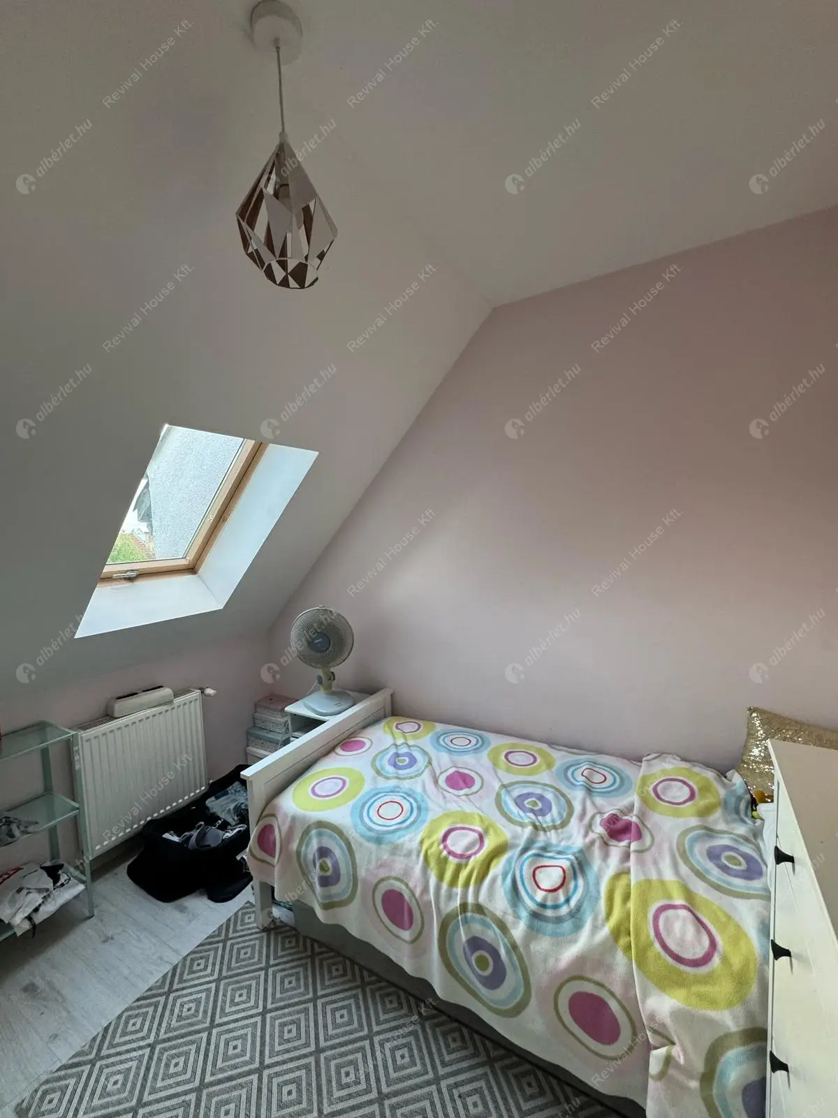 Kiadó albérlet 650000 Ft/hó áron: Budapest, XIV. kerület  Kassai utca. Mérete: 220 nm, 8 szobás | Alberlet.hu - 6507239