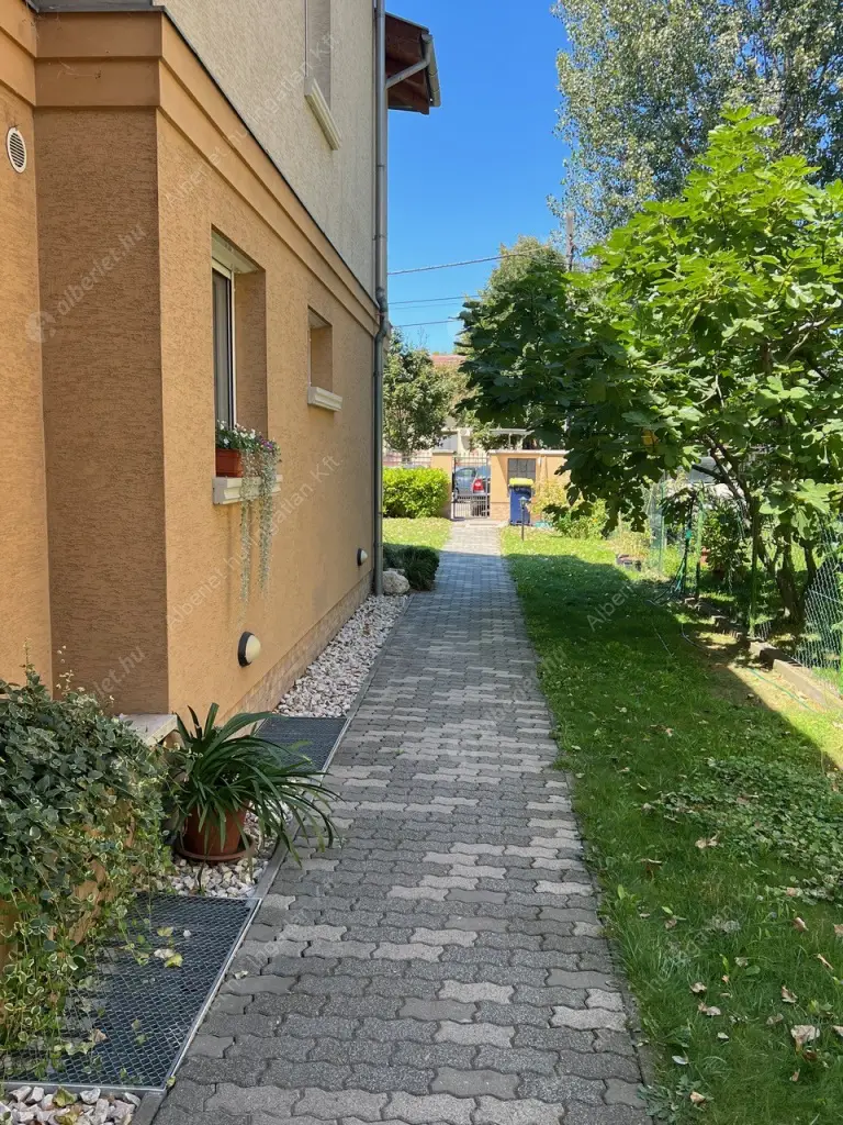 Kiadó albérlet 390000 Ft/hó áron: Budapest, XIV. kerület  Kerékgyártó utca. Mérete: 75 nm, 1 szobás | Alberlet.hu - 6524588