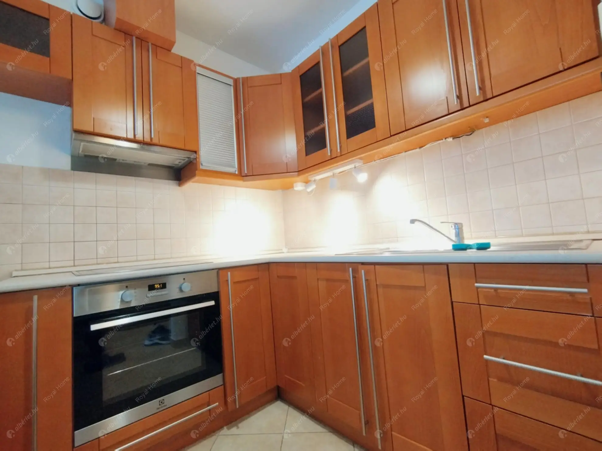 Kiadó albérlet 249000 Ft/hó áron: Budapest, XIV. kerület  Kövér Lajos utca. Mérete: 52 nm, 2 szobás | Alberlet.hu - 6629471