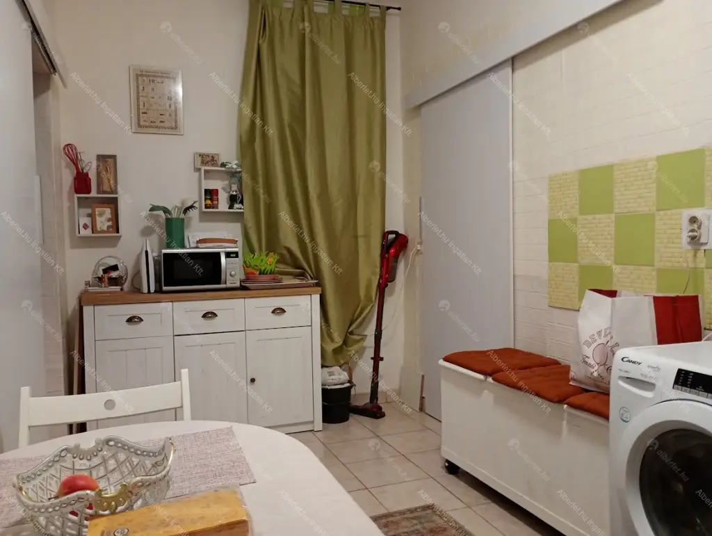 Kiadó albérlet 185000 Ft/hó áron: Budapest, XIV. kerület  Mexikói út. Mérete: 36 nm, 1 szobás | Alberlet.hu - 6682947