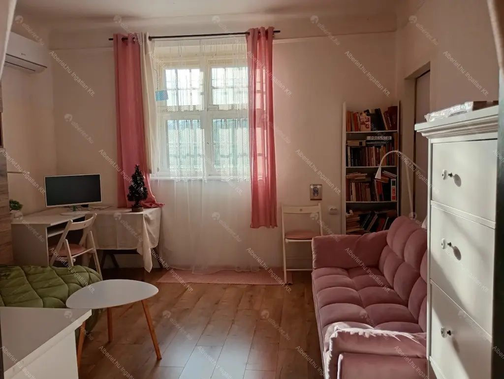 Kiadó albérlet 185000 Ft/hó áron: Budapest, XIV. kerület  Mexikói út. Mérete: 36 nm, 1 szobás | Alberlet.hu - 6682949