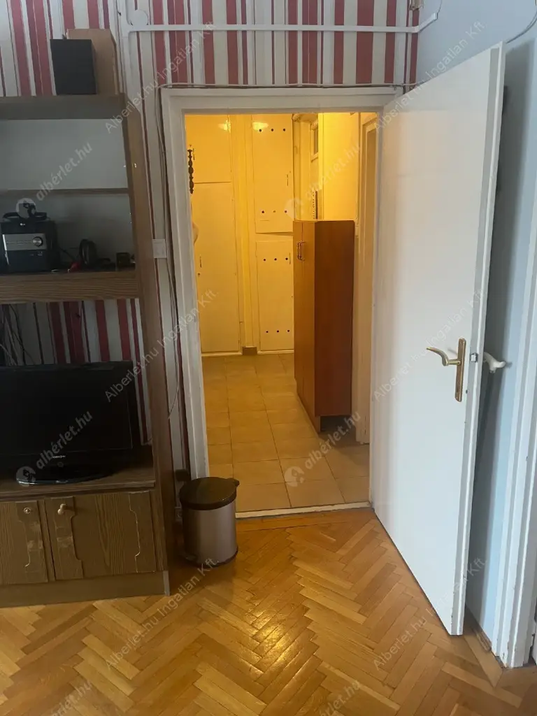 Kiadó albérlet 250000 Ft/hó áron: Budapest, XIV. kerület  Mexikói út. Mérete: 52 nm, 1 szobás | Alberlet.hu - 6626172