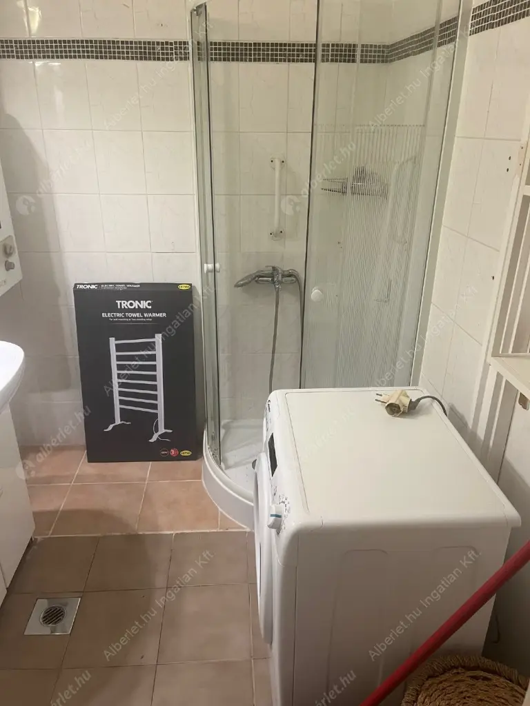 Kiadó albérlet 250000 Ft/hó áron: Budapest, XIV. kerület  Mexikói út. Mérete: 52 nm, 1 szobás | Alberlet.hu - 6626185