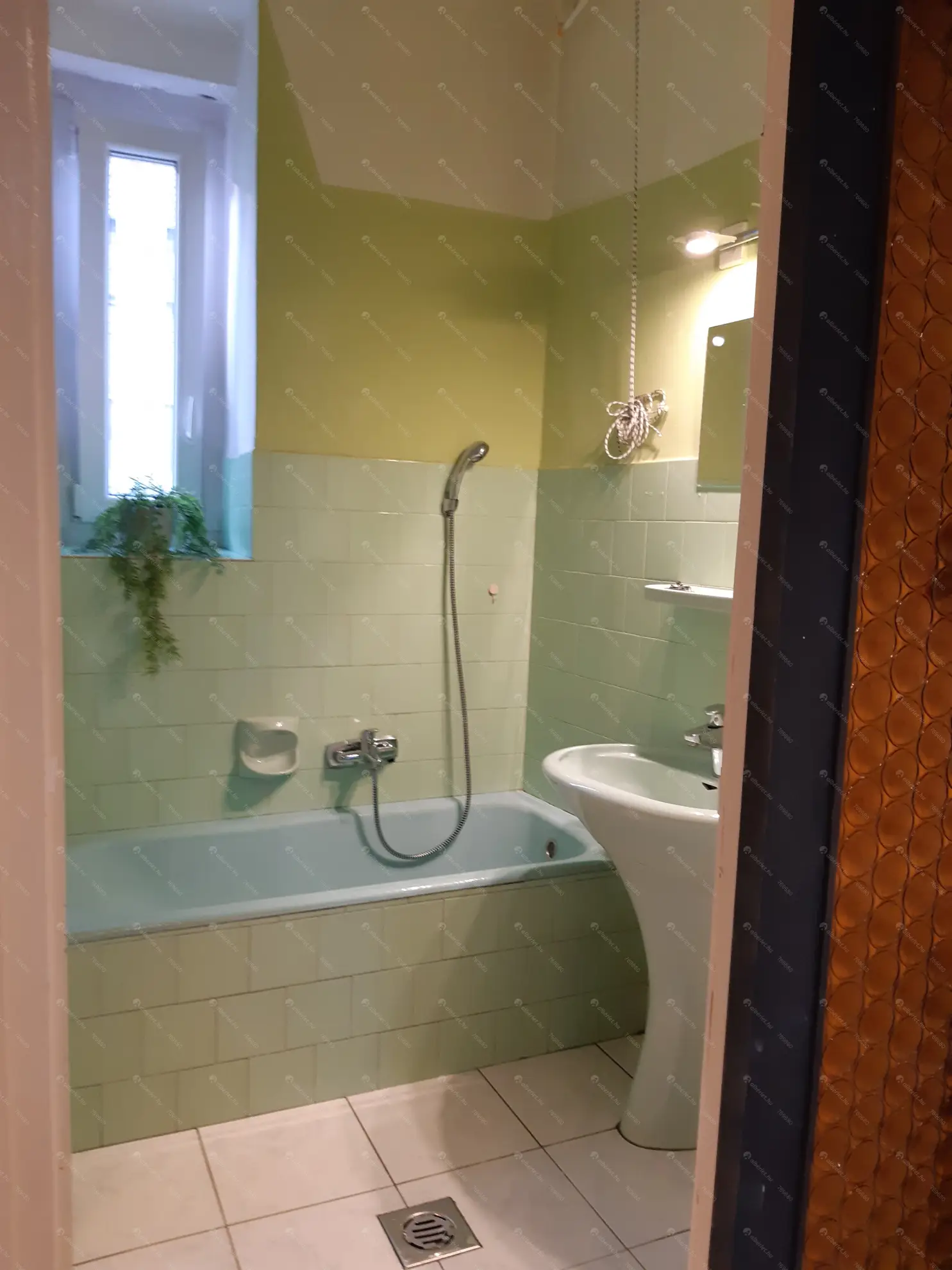 Kiadó albérlet 180000 Ft/hó áron: Budapest, XIV. kerület  Nagy Lajos király útja. Mérete: 32 nm, 1 szobás | Alberlet.hu - 6561125